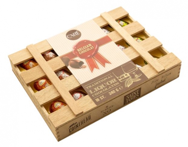 Традиционные ликерные конфеты из горького шоколада с начинками в деревянной коробке